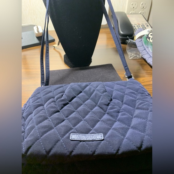 Vera Bradley Convertibie cross body quilted bag -Navy - Picture 2 of 12